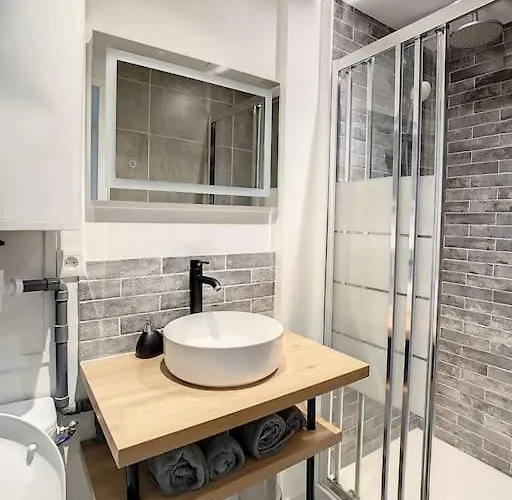 Superbe Hyper Centre Equipe Wifi Netflix 2pers 公寓 阿棉